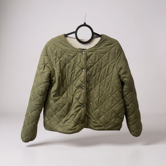 Old Navy Reversible Quilted Sherpa Bomber Jacket  Girls  12 Army Green - Picture 1 of 4
